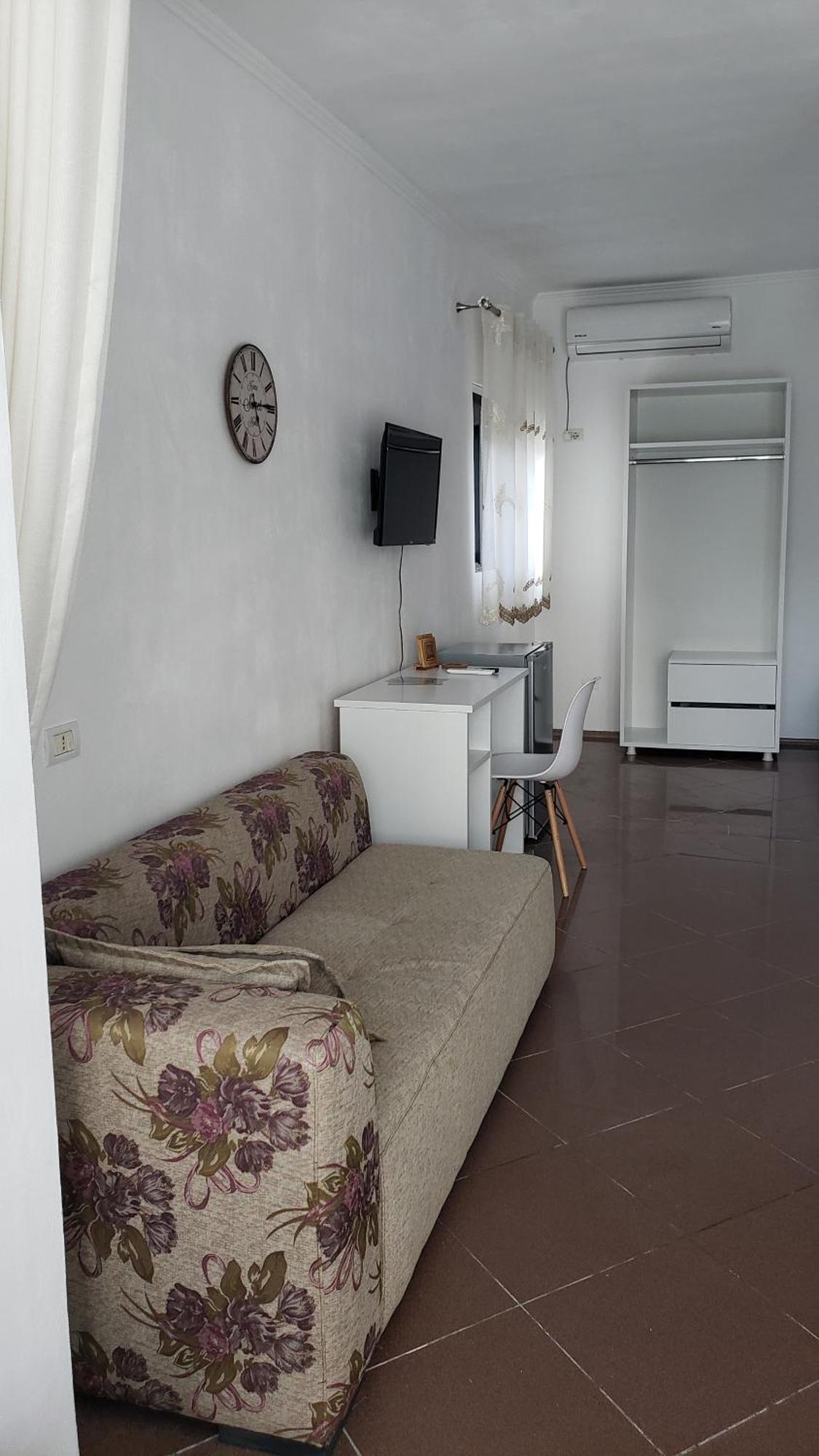 Pomegranates & Olives Guesthouse دراس المظهر الخارجي الصورة